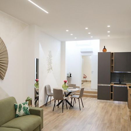 Apartamento Luxury Regina 14 Bari Exterior foto